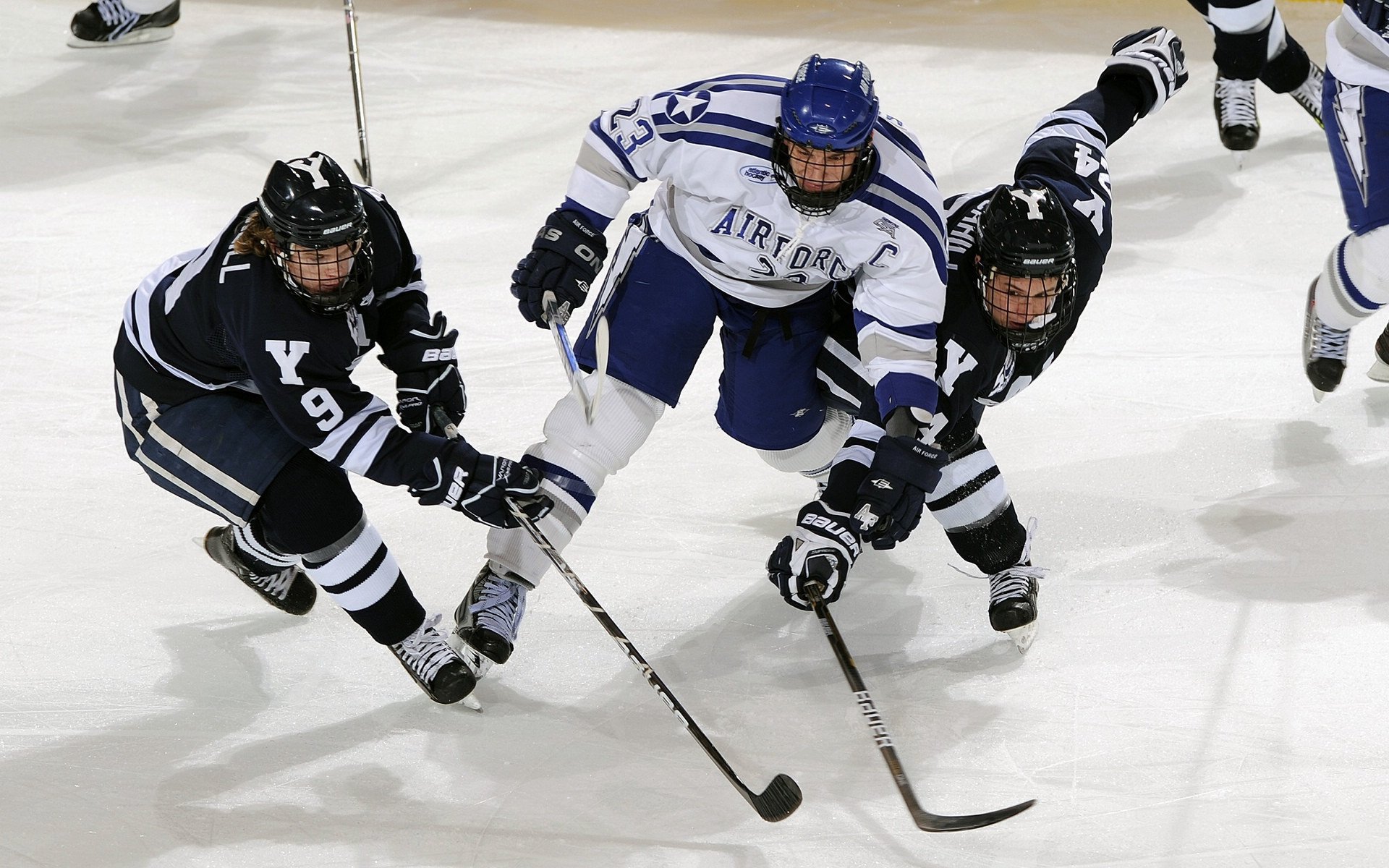 2025电竞明星挑战赛吸引众多粉丝参与，电竞选手明星排行榜